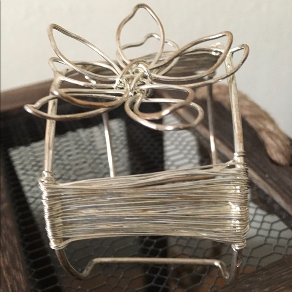Sterling silver Wire Flower Cuff bracelet - Picture 4 of 5